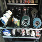 automat vendingowy do wydawania materiałów pomocniczych